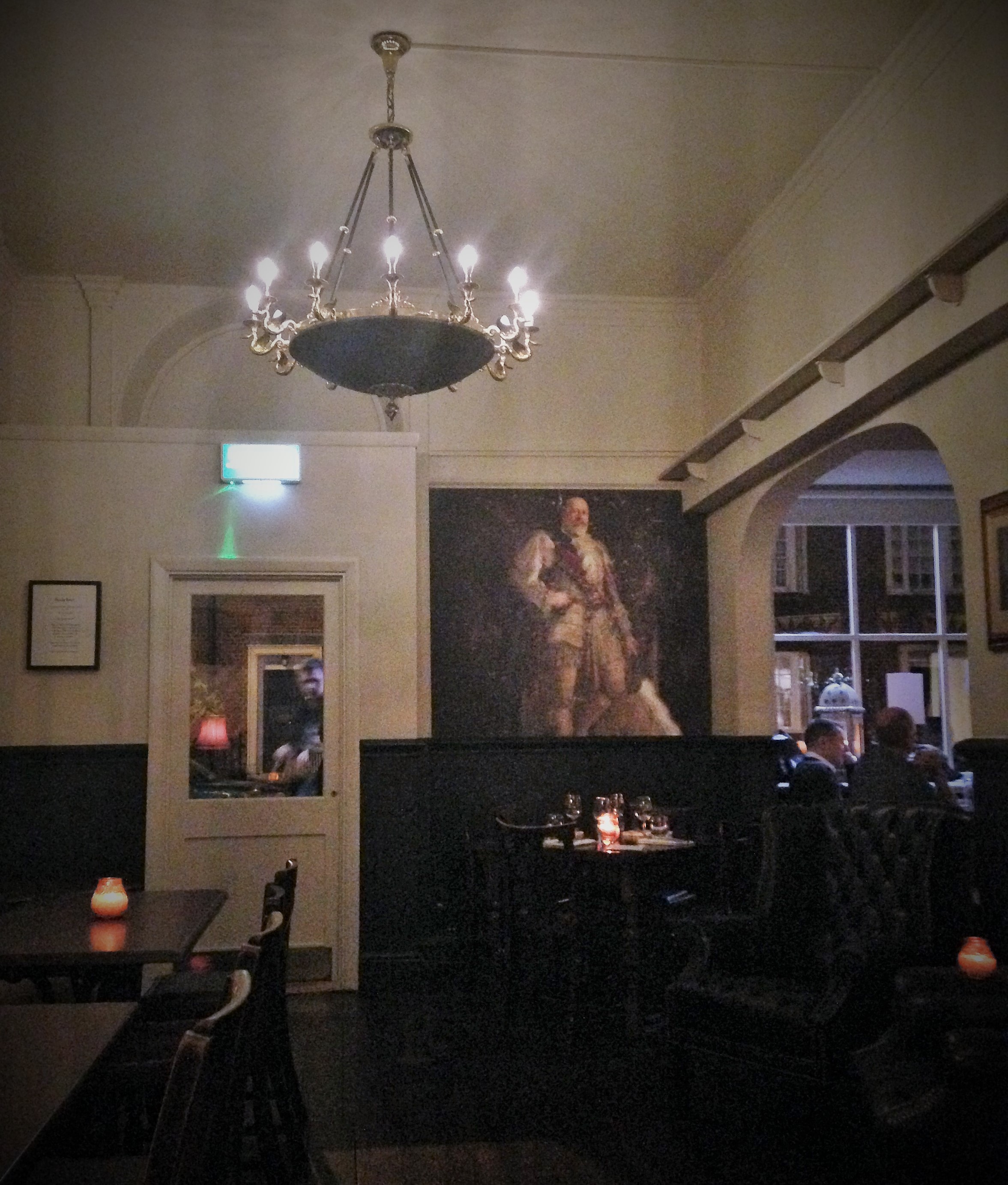 Duchy Arms interior - kenningtonrunoff.com