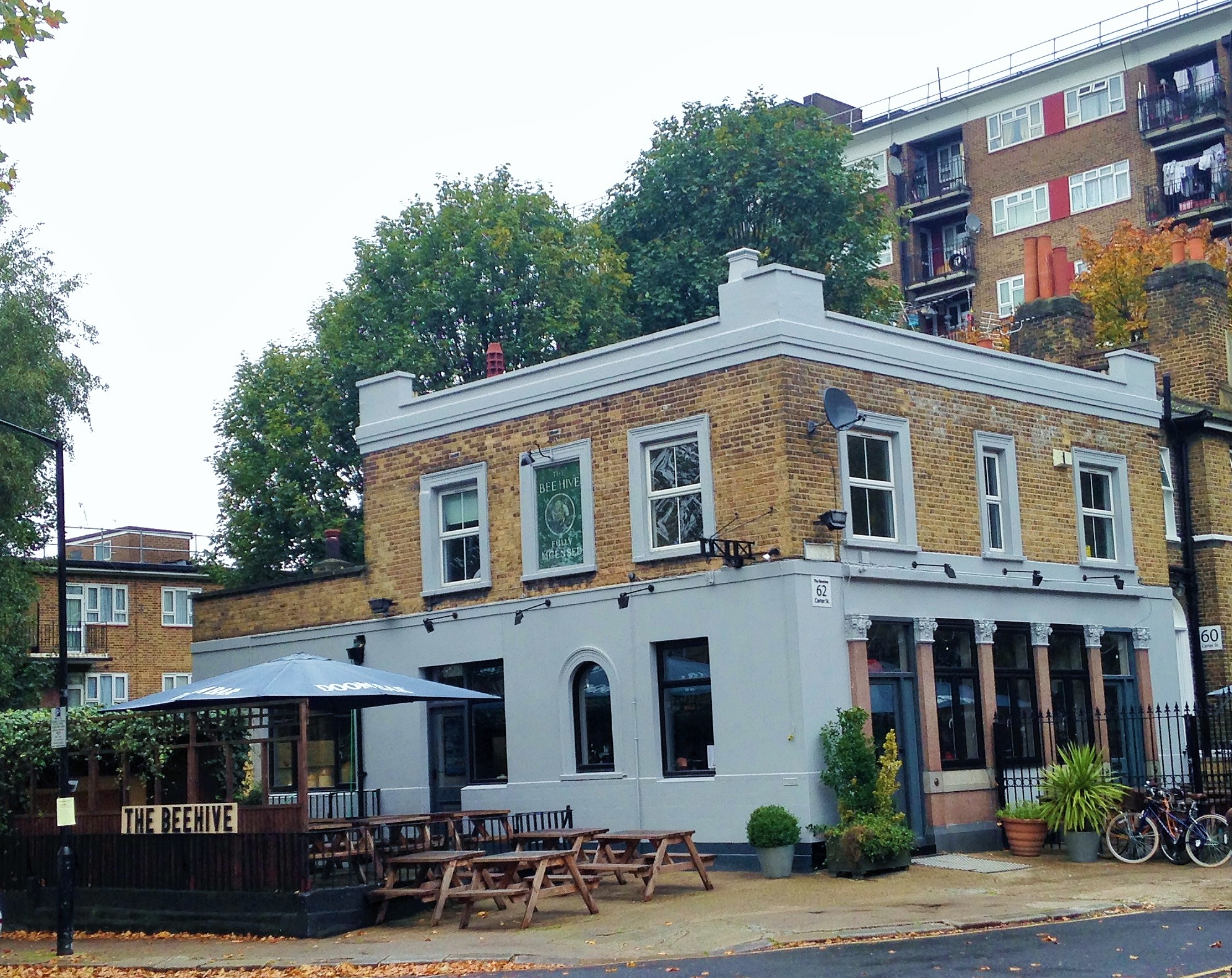 The beehive deals pub