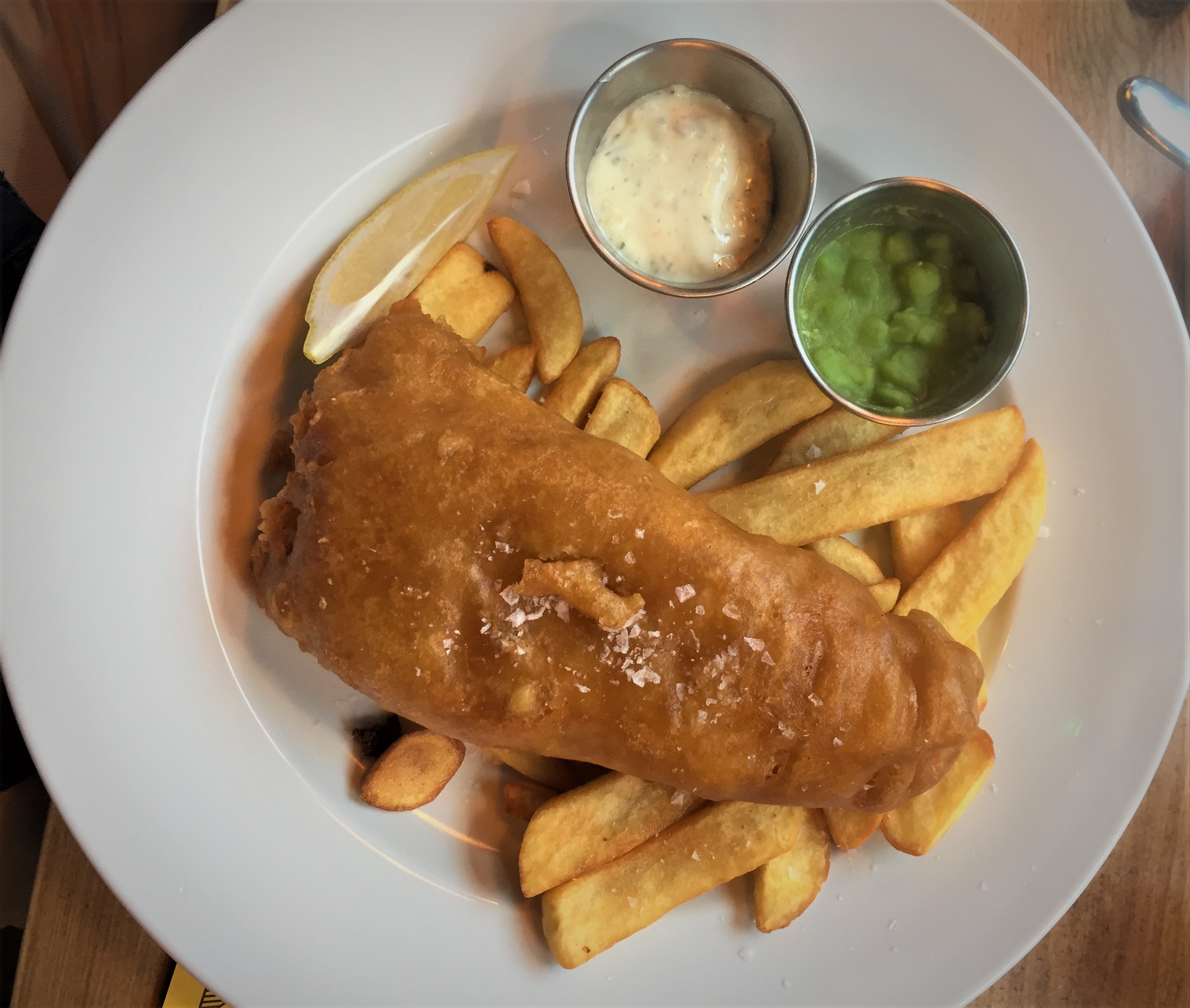 Beer battered cod, fat chips, mushy peas and tartare sauce at The Tankard - kenningtonrunoff.com